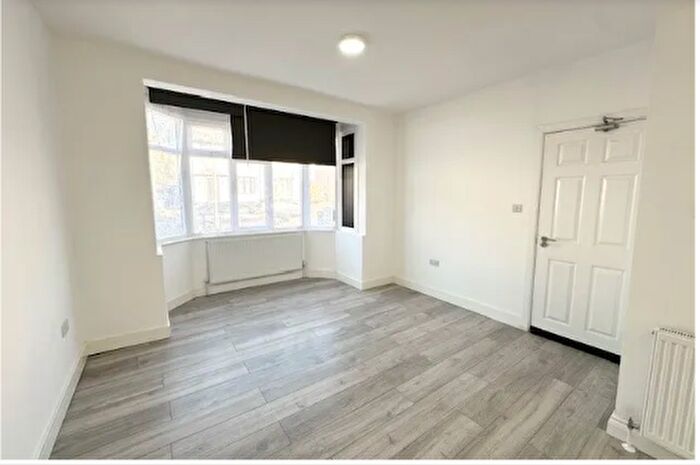 4 Bedroom Semi Detached House To Rent In Colin Crescent, Colindale, London, NW9