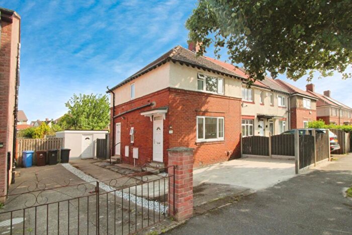 3 Bedroom End Of Terrace House To Rent In North Hill Road, Sheffield, South Yorkshire, S5
