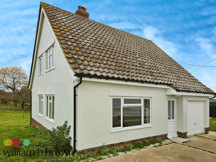 3 Bedroom Detached House To Rent In Golden Lane, Thorpe-Le-Soken, Clacton-On-Sea, CO16