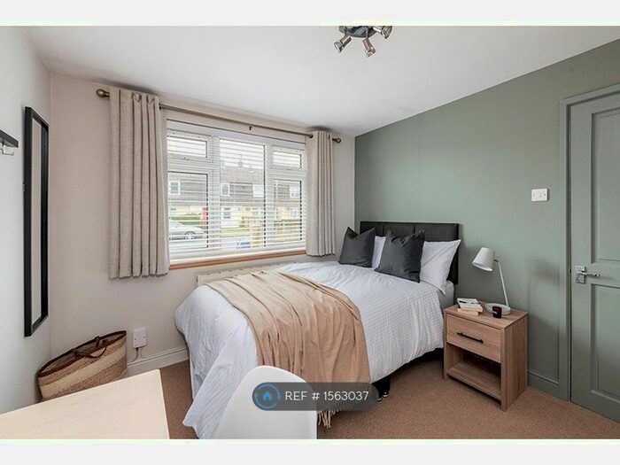 3 Bedroom Terraced House To Rent In Queens Drive, Bath, BA2