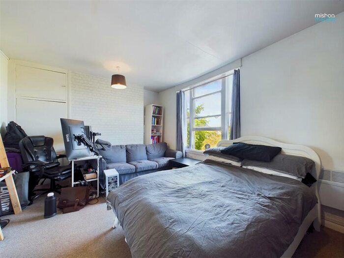Studio To Rent In Dorset Gardens, Brighton, BN2