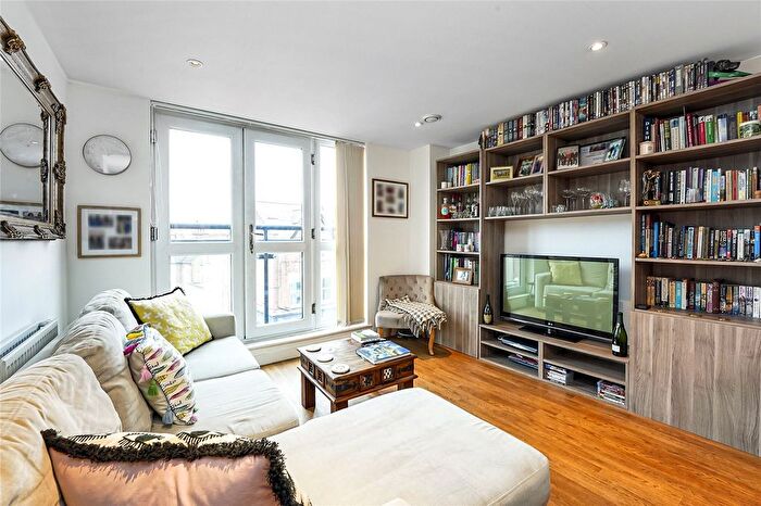 1 Bedroom Flat To Rent In Garratt Lane, Earlsfield, SW18