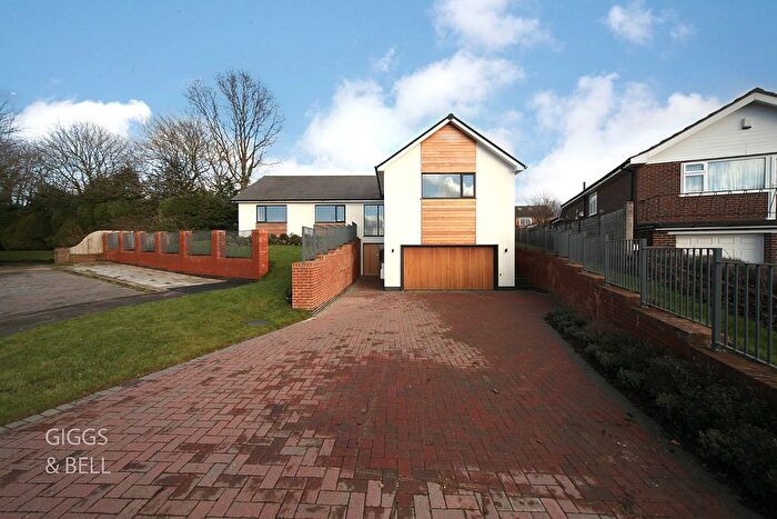 3 Bedroom Detached Bungalow For Sale In Luton, Bedfordshire, LU2