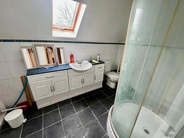 5 Bedroom Detached House For Sale In Ringwood Road, Ferndown, BH22