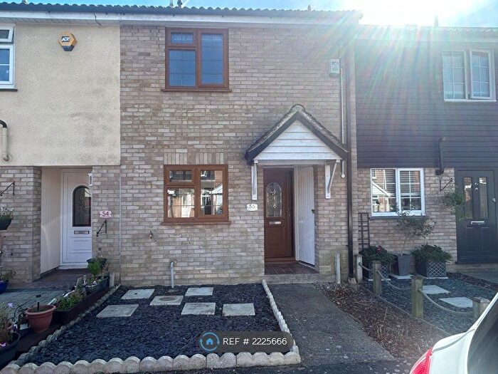 3 Bedroom Terraced House To Rent In Fraser Close, Laindon, Basildon, SS15