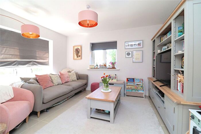 3 Bedroom Link Detached House For Sale In Woking, Surrey, GU22