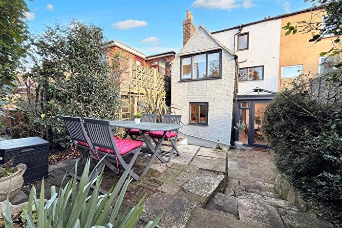 3 Bedroom Terraced House For Sale In Wareham, BH20