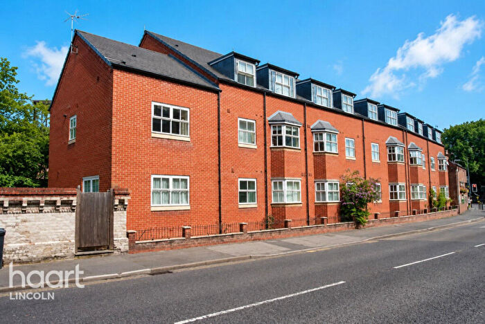 3 Bedroom Flat To Rent In The Cloisters, Lincoln, LN2