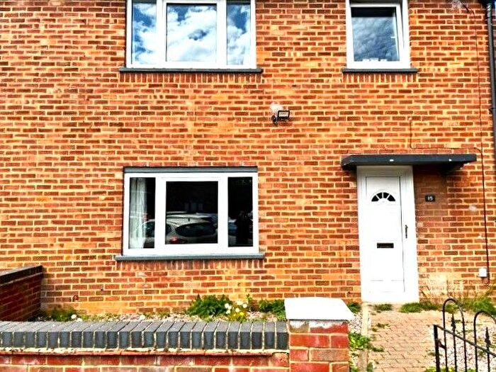 2 Bedroom Flat To Rent In Peaselands, Desborough, Kettering, NN14