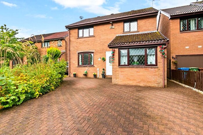 4 Bedroom Detached House For Sale In Raeswood Road, Crookston, G53