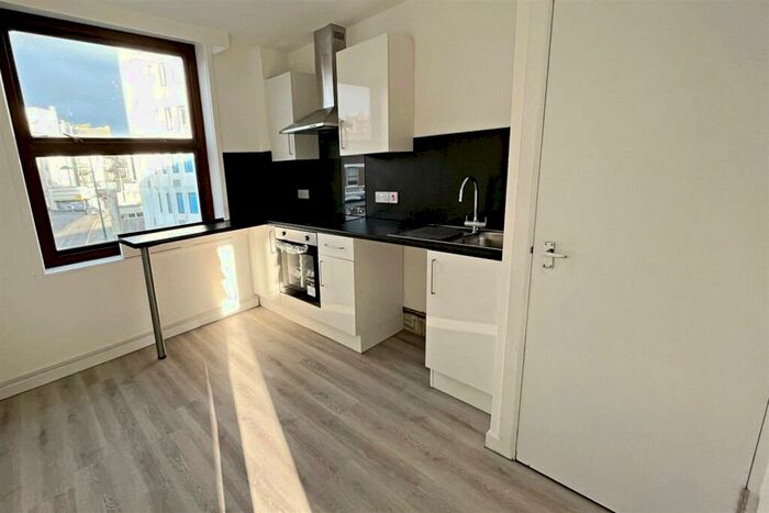 4 Bedroom Flat To Rent In Bournemouth, BH1