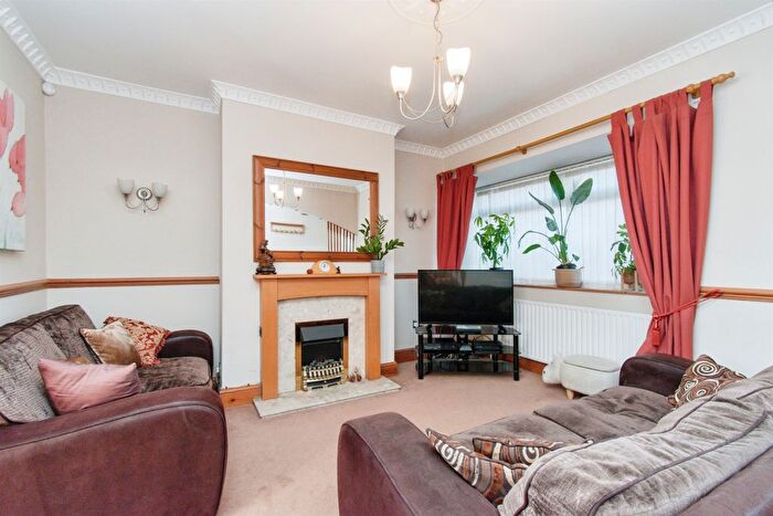 2 Bedroom Semi-Detached House For Sale In Broomhill Square, Knottingley, WF11