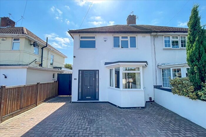 3 Bedroom Semi-Detached House For Sale In Lincoln Road, Feltham, Middlesex, TW13