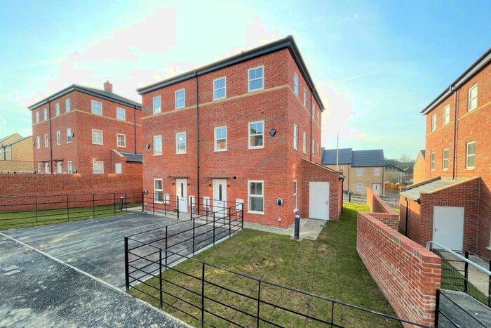 2 Bedroom Semi-Detached House To Rent In Bolton Court, Leeds, West Yorkshire, LS14