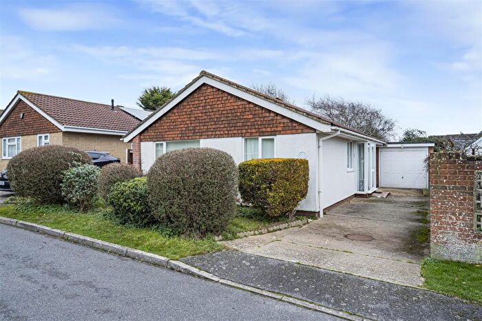 3 Bedroom Detached Bungalow For Sale In Badgers Field, Peacehaven, BN10