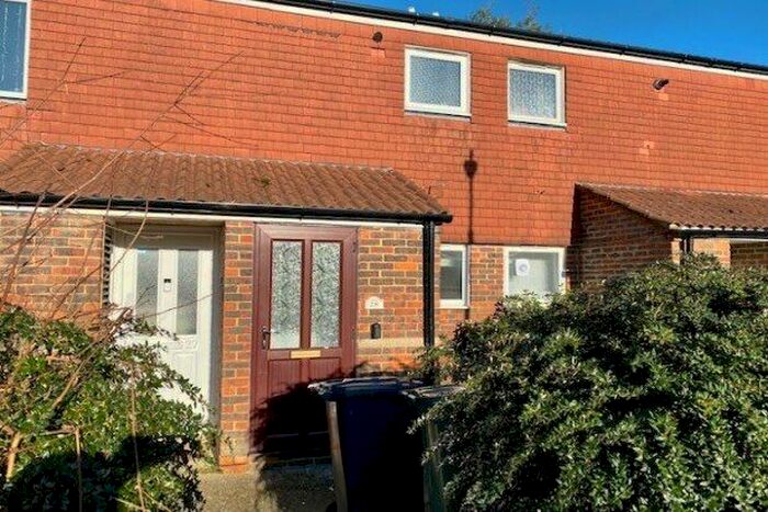 1 Bedroom Flat To Rent In Leeves Way, Heathfield, TN21