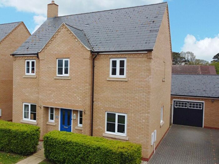 4 Bedroom Detached House For Sale In Jubilee Close, Blunham, MK44