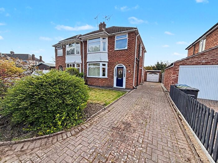 3 Bedroom Semi Detached House For Sale In Almond Grove, Rugby, CV21