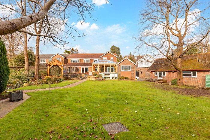 5 Bedroom Detached House For Sale In Newlands Park, Copthorne, RH10