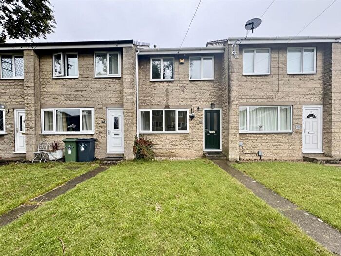 2 Bedroom Terraced House To Rent In Lee Way, Kirkburton, Huddersfield, HD8