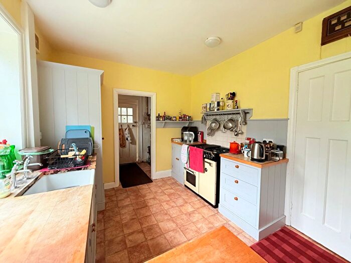 4 Bedroom Detached House For Sale In Thorne Park Road, Torquay, TQ2