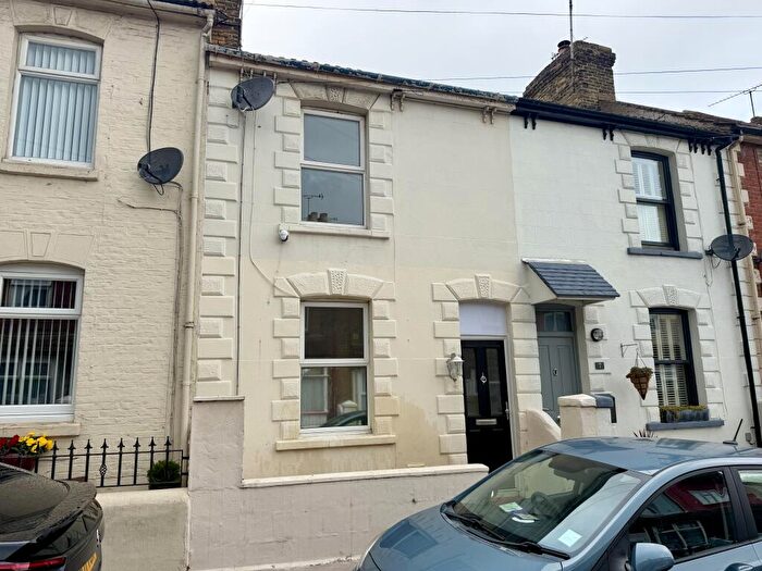 Terraced House To Rent In Sidney Road, Gillingham, Medway, ME7