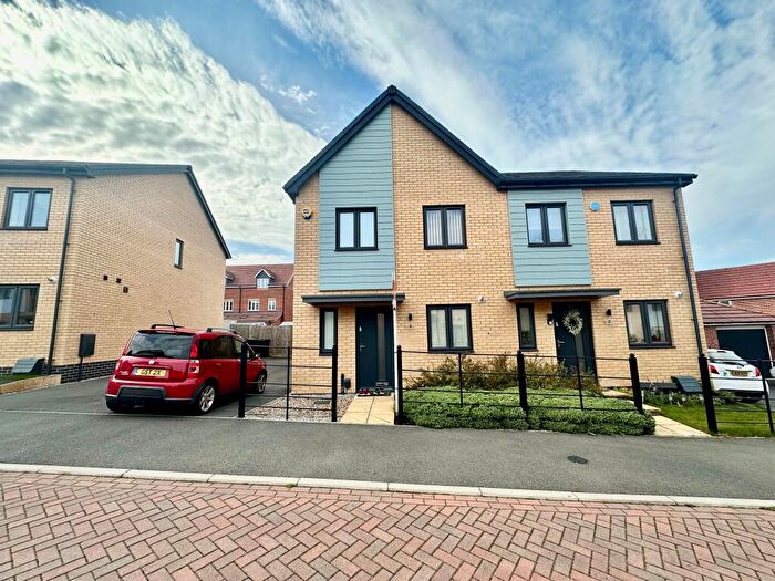 3 Bedroom Semi-Detached House To Rent In Skylark Rise, Nottingham, NG9