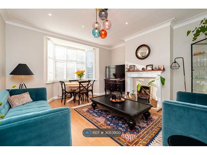 2 Bedroom Flat To Rent In Briar Court, Cheam, Sutton, SM3
