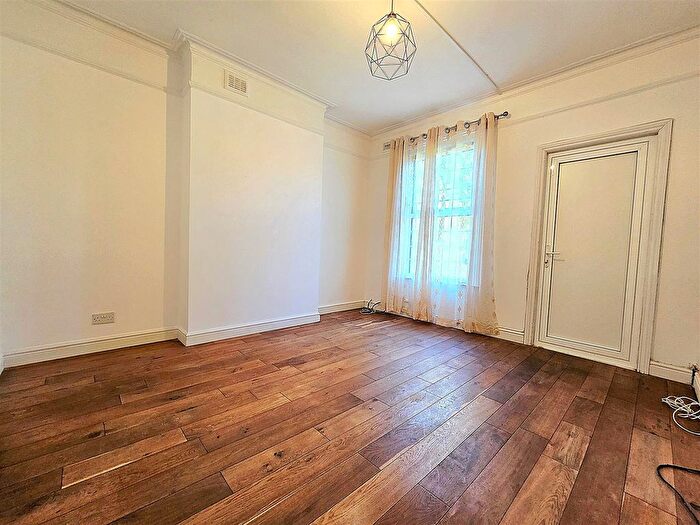 2 Bedroom Flat To Rent In Greenhill Road, Harrow, HA1