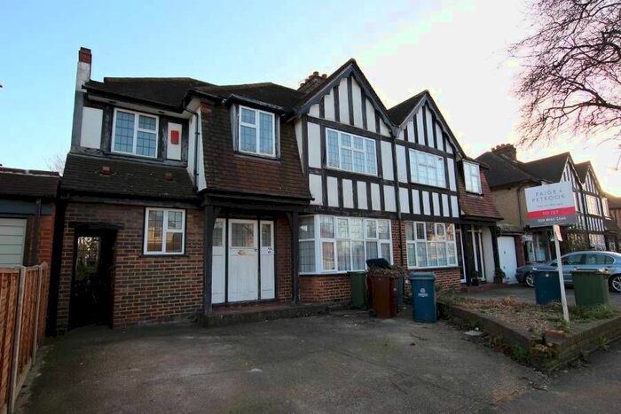 2 Bedroom Flat To Rent In Parkside Way, North Harrow, Harrow HA2