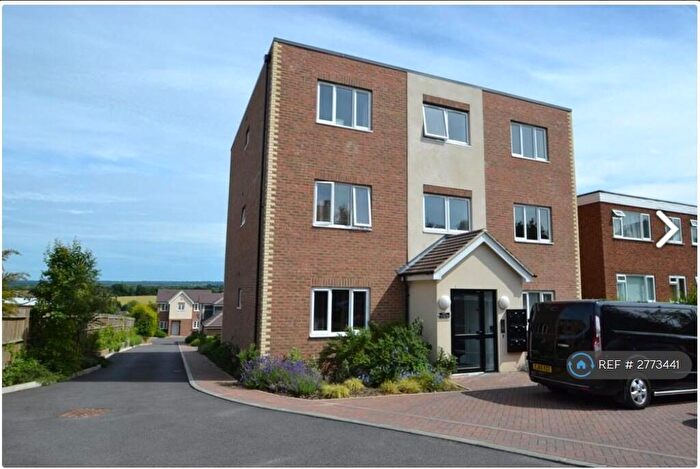 2 Bedroom Flat To Rent In Green Lane, Chessington, KT9