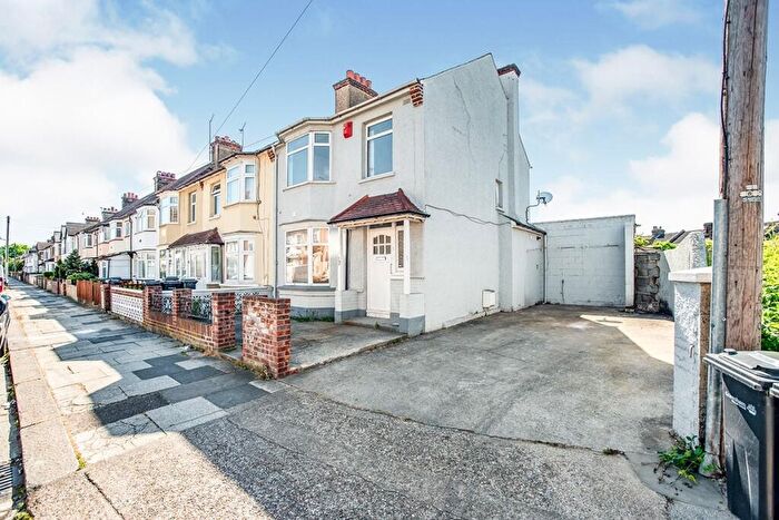 1 Bedroom Property To Rent In Campbell Road, Gravesend, Kent, DA11