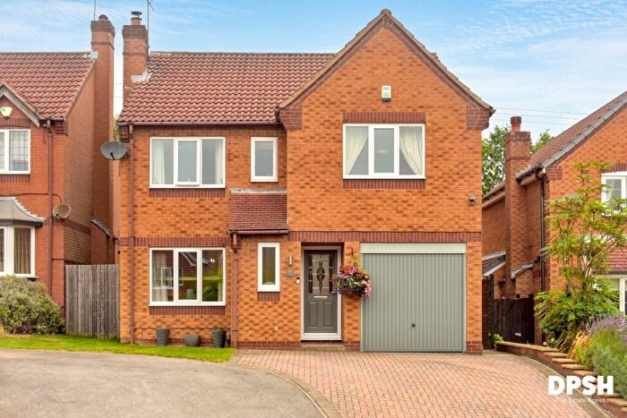 4 Bedroom Detached House For Sale In Ibbetson Oval, Churwell, Leeds, LS27