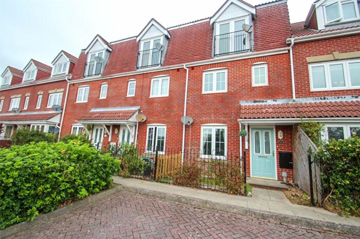 1 Bedroom Apartment For Sale In Chadwick Way, Hamble, Southampton, Hampshire, SO31