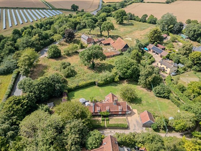 5 Bedroom Cottage For Sale In Hardingham, Norwich, NR9