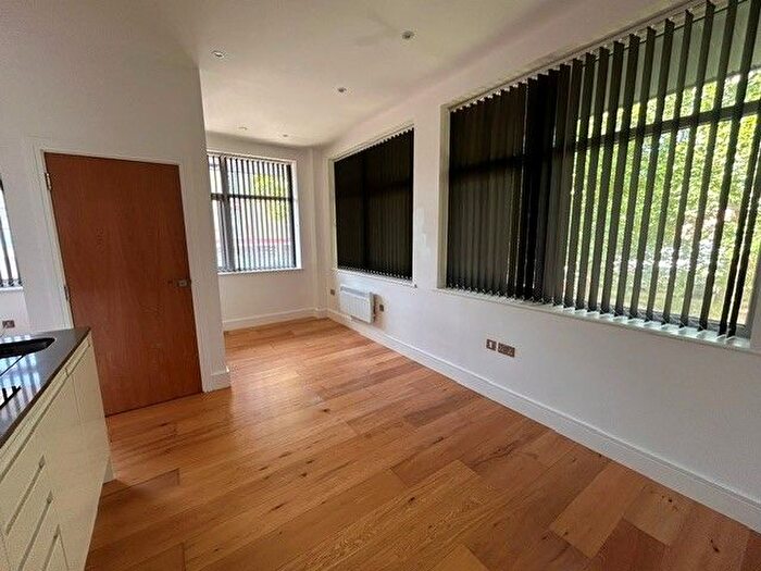Studio To Rent In Flowers Way, Luton, LU1