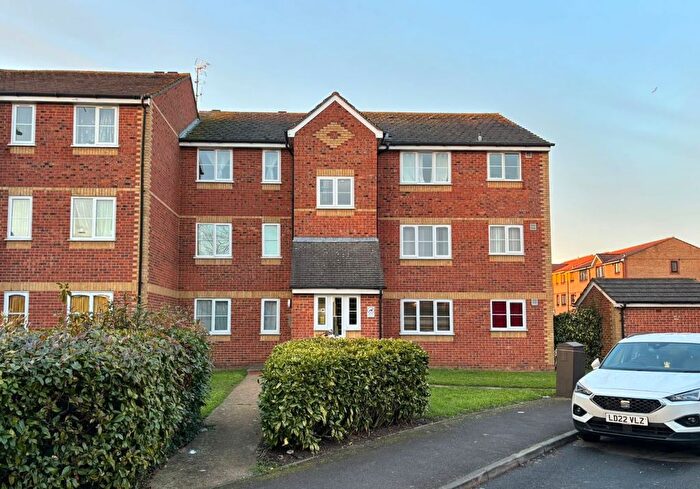 1 Bedroom Flat For Sale In Redford Close, Feltham, Middlesex, TW13