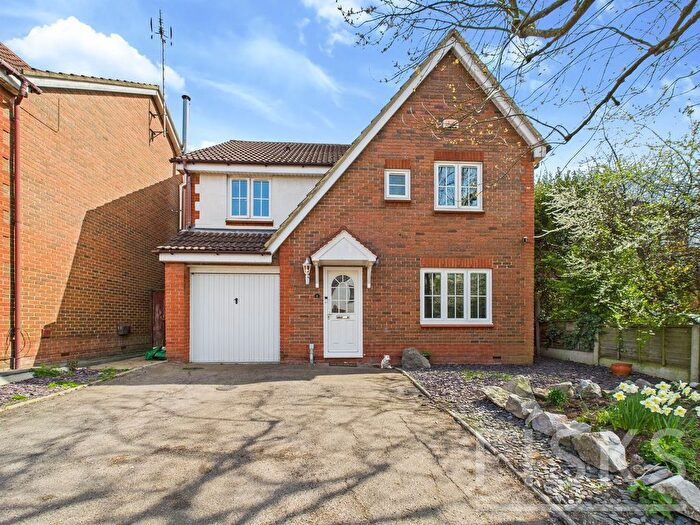 4 Bedroom Detached House For Sale In Tamarisk, Benfleet, SS7