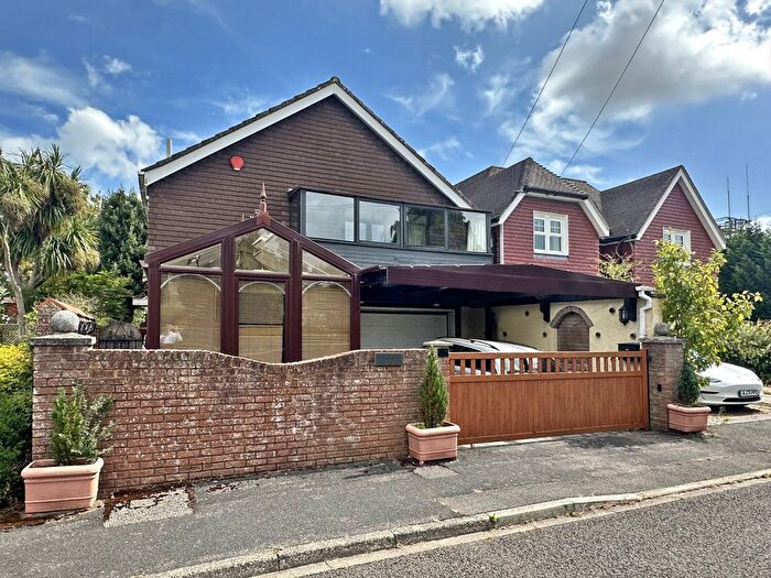 3 Bedroom Detached House For Sale In Noel Close, Brockenhurst, Hampshire, SO42