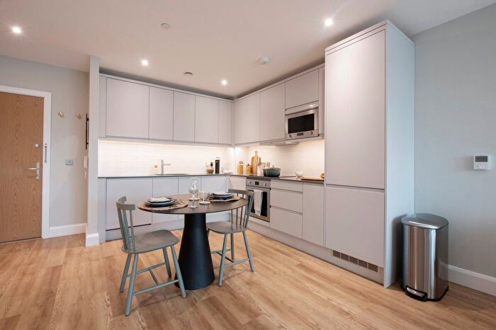 1 Bedroom Flat To Rent In Moat Street, New Covent Garden, SW11