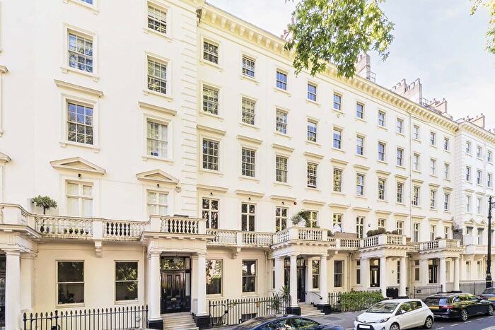 3 Bedroom Flat To Rent In Warwick Square, London, SW1V