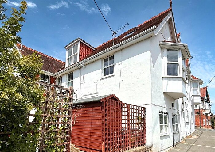 2 Bedroom Flat For Sale In Totland Bay, Isle Of Wight, PO39