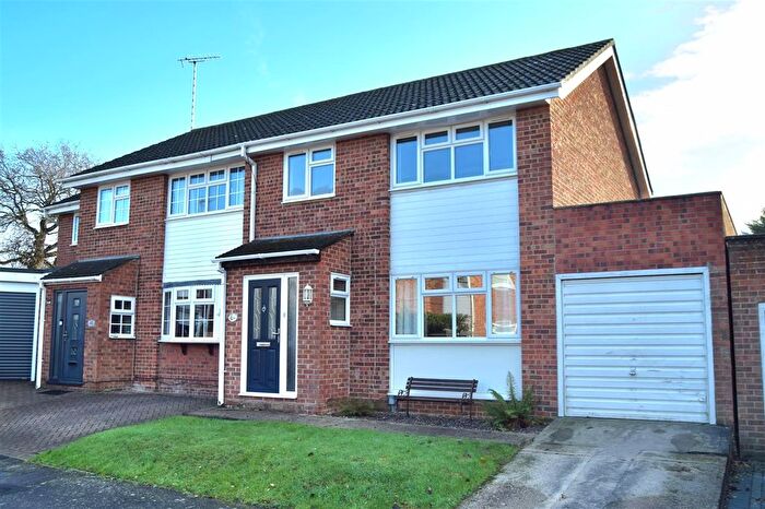 3 Bedroom Semi Detached House For Sale In Mayne Crest, Chelmsford, CM1