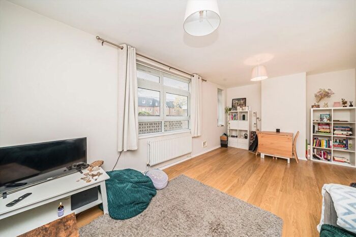 2 Bedroom Flat For Sale In Cubitt Terrace, Clapham, SW4