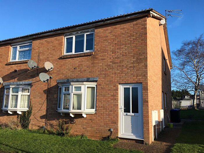 2 Bedroom Flat To Rent In Obelisk Rise, Kingsthorpe, Northampton, NN2