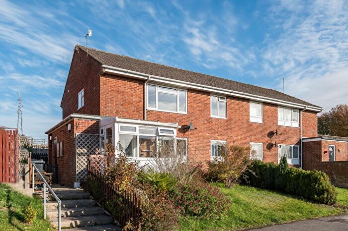 2 Bedroom Flat For Sale In Paddock Close, Enford, SN9