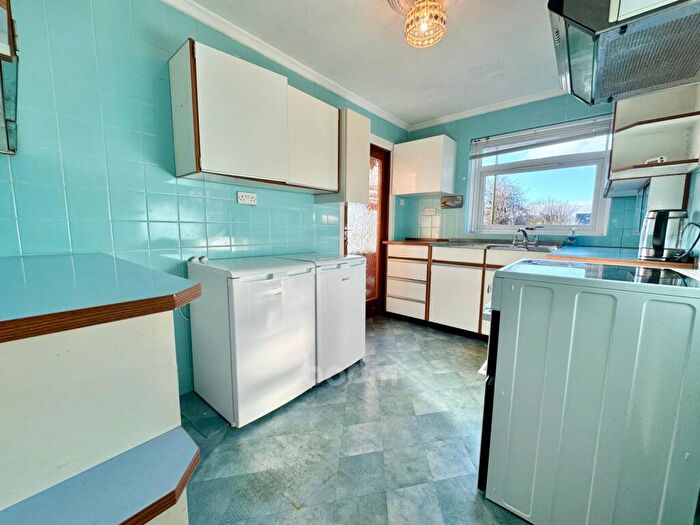 2 Bedroom Semi-Detached Bungalow For Sale In Grahamston Avenue, Glengarnock, KA14