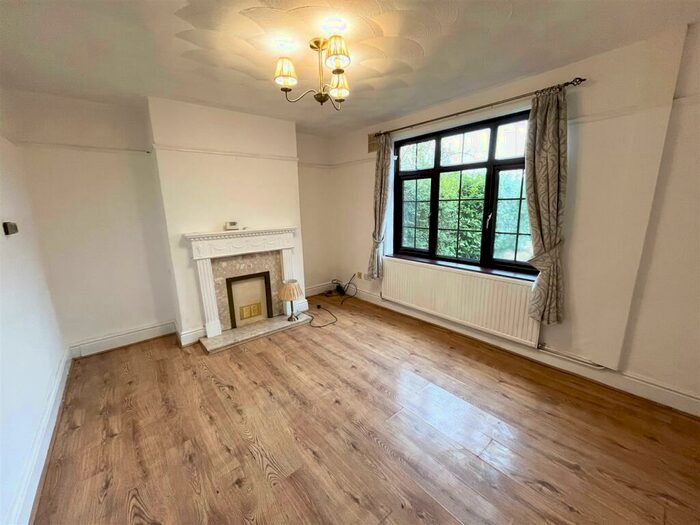 2 Bedroom House To Rent In Lindfield Estate North, Wilmslow, SK9