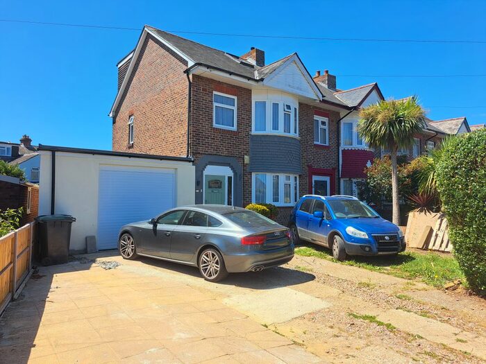 4 Bedroom Semi-Detached House To Rent In Anthony Grove, Gosport, PO12