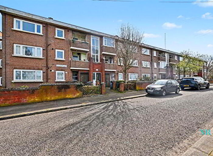 2 Bedroom Apartments For Sale In Annadale Flats, Belfast, BT7